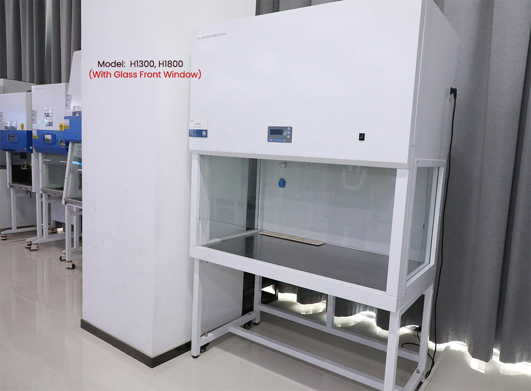 Horizontal laminar flow cabinet – in the LORDERAN showroom